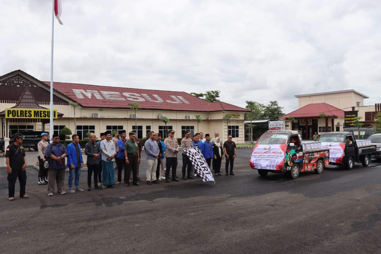 Baksos Polri Presisi, Polres Mesuji Serahkan Baksos Untuk Korban Bencana Banjir